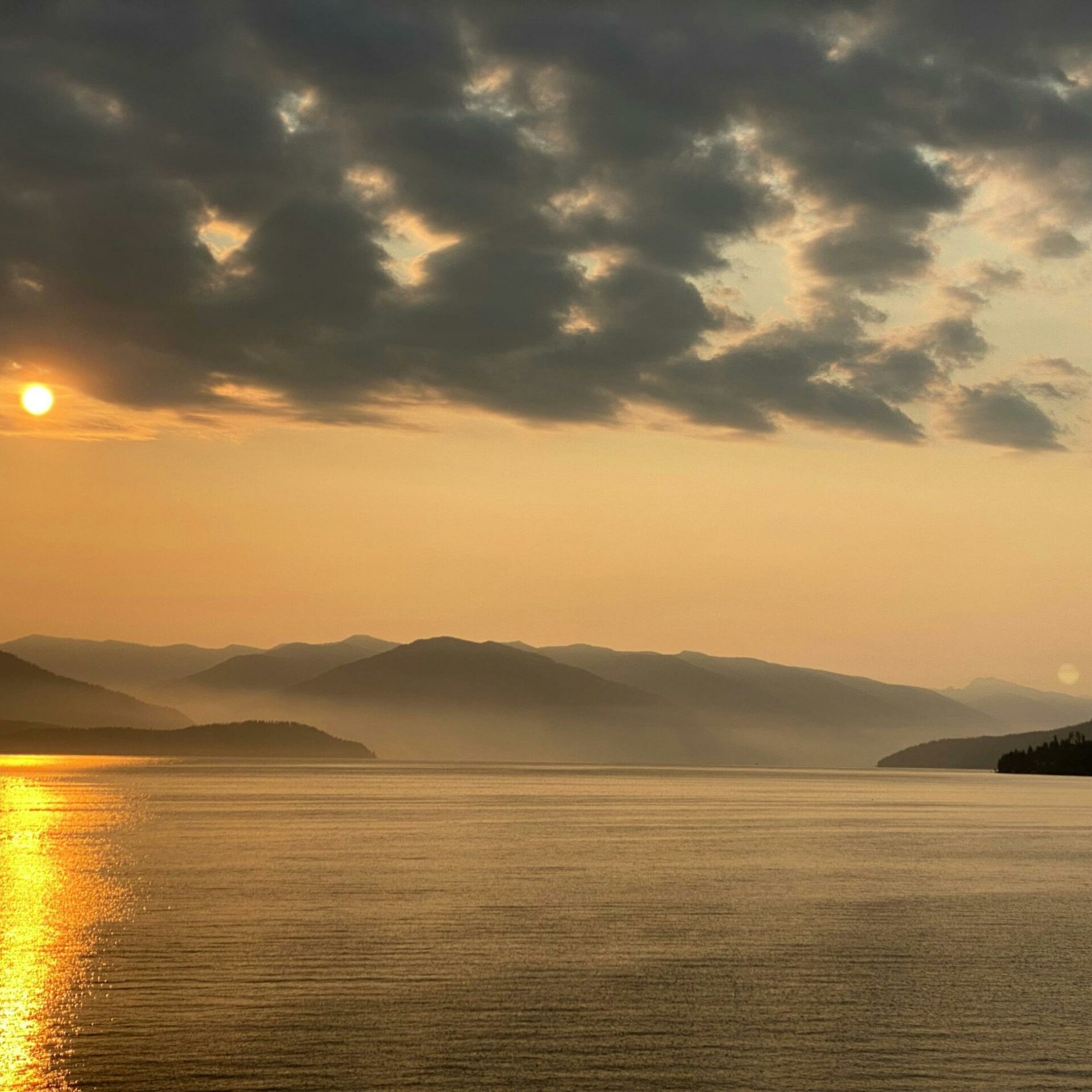 Lake Pend Oreille paddleboarding and kayaking