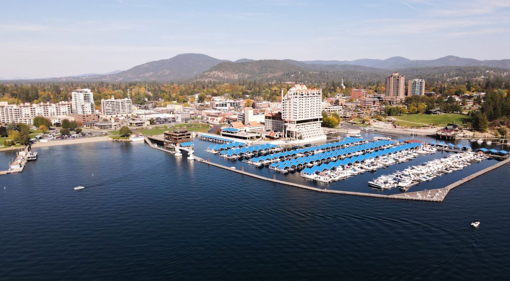 The city of Coeur d'Alene featuring the CDA resort.